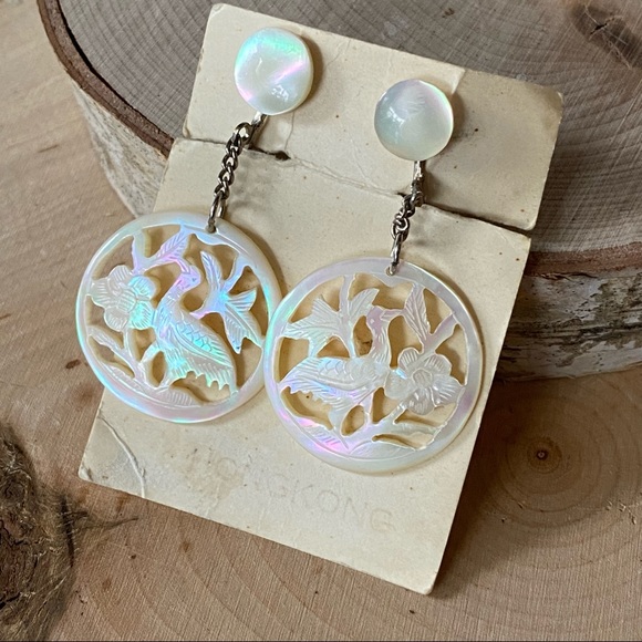 VTG- Carved MOP Bird of Paradise, Dangle & Drop Screw Backs- Carded - Picture 6 of 7